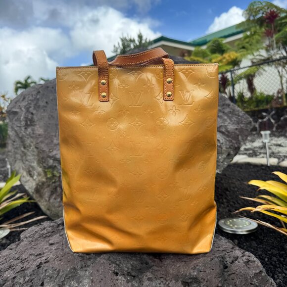 Louis Vuitton Reade Tote MM Leather Monogram Vernis Yellow Gold - Picture 3 of 17